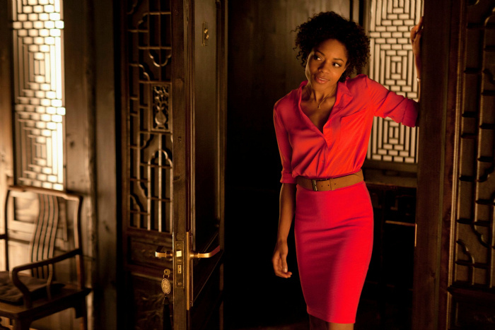 Дівчина Бонда: Наомі Харріс