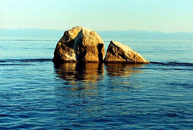 Озеро Байкал: Шаман-камень