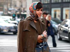 Як стильно зав'язати хустку на голові: приклади зірок