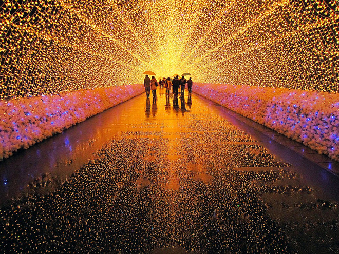 10 легендарних фестивалів: Зимовий фестиваль вогнів, Японія 