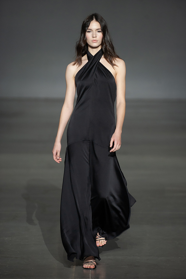 Показ Elena Burenina на Ukrainian Fashion Week noseason sept 2021