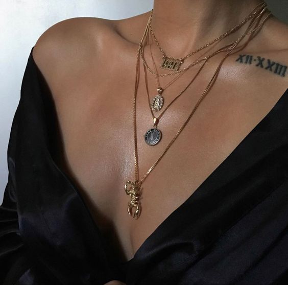 Многослойные украшения на шею — тренд весенне-летнего сезона