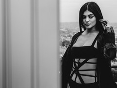 Кайли Дженнер в новой фотосессии