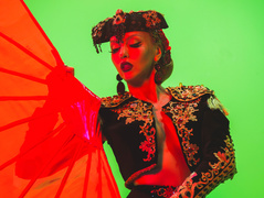 Оля Полякова