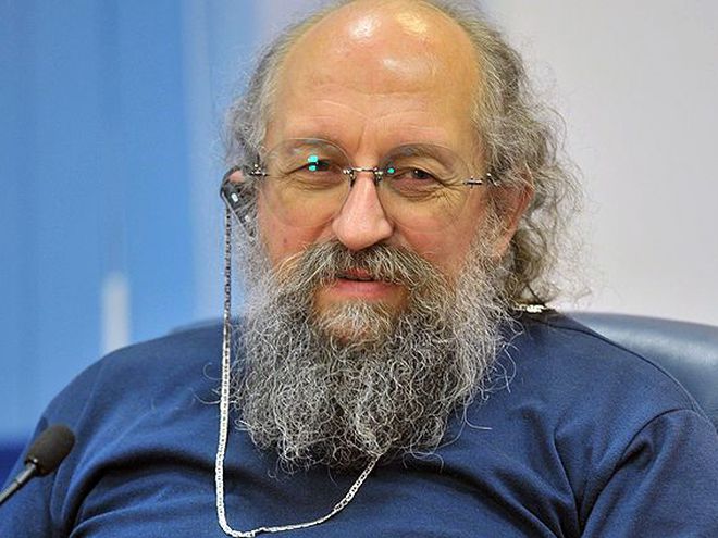 Несподівано: Анатолій Вассерман в новому серіалі вперше сходив на побачення
