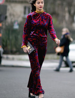 Как правильно носить вещи из бархата