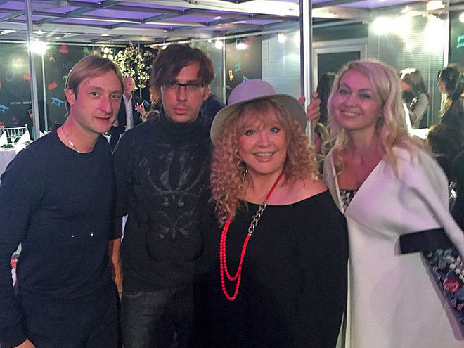 Показ Юдашкіна