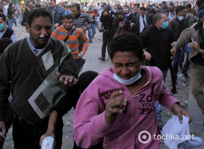 Поліція витіснила протестувальників із площі Тахрір