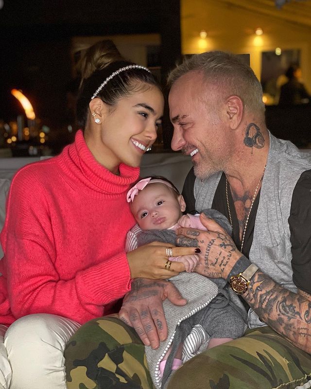 Джанлука Вакки и Шэрон Фонсека с дочерью