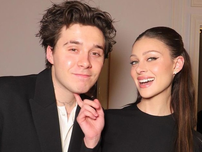 Дружина Брукліна Бекхема похвалилася романтичним подарунком від нього на річницю