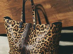 "Хищные" сумки Виктории Бекхэм