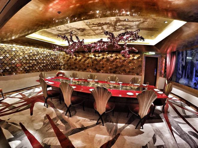 10 самых оригинальных ресторанов мира: Al Mahara. Дубай, ОАЭ