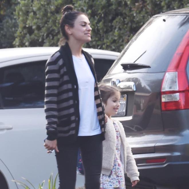 Міла Куніс і її п'ятирічна дочка Ваят