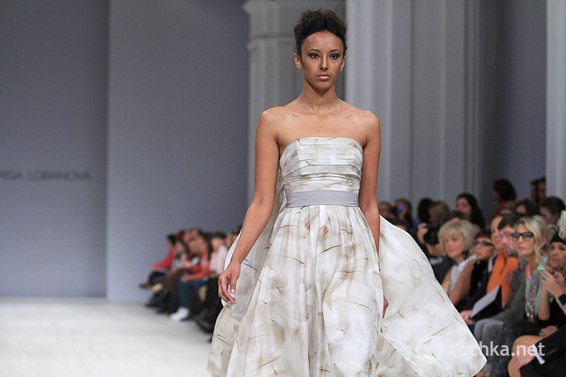 Показ Larisa LOBANOVA