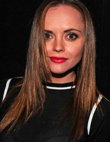 Именинница Кристина Риччи: макияжи и прически Именинница Кристина Риччи: макияжи и прически