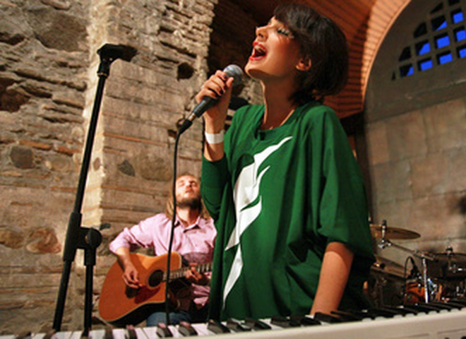Певица Росава