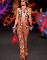 Круїзна колекція Moschino 2017