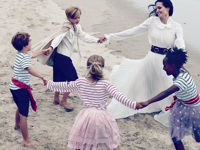 Анджелина Джоли и Бред Питт снялись в новой фотосессии