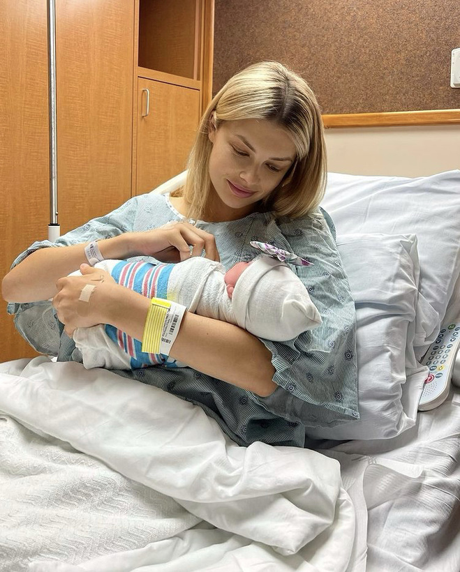 Влада Седан родила дочь