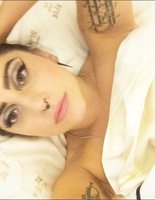 Леди Гага с пирсингом Леди Гага с пирсингом