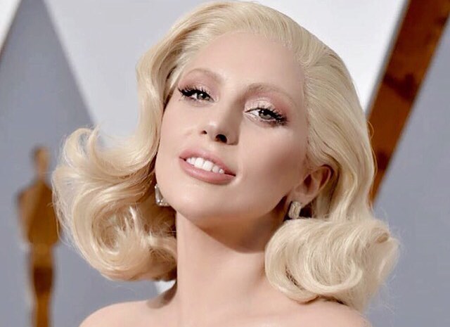 ретро-макияж и прическа Леди Гага