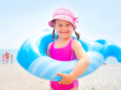 Дети на воде, дети на море, отдых с детьми, купание детей, пляж, игры с детьми