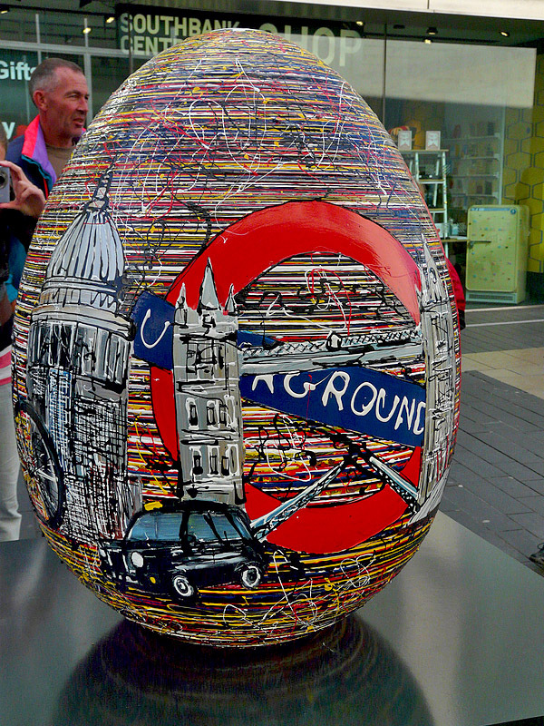 Поиски пасхальных яиц в Лондоне