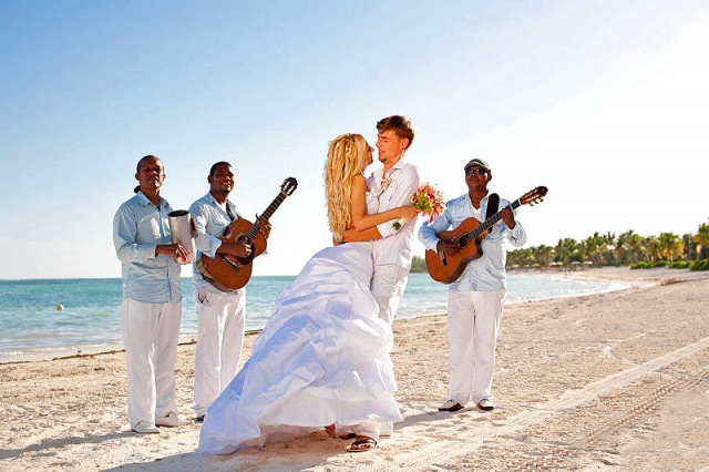 Необычные свадебные церемонии: Доминиканская Республика