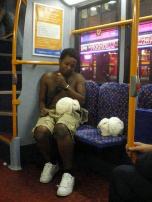 Странные люди в метро