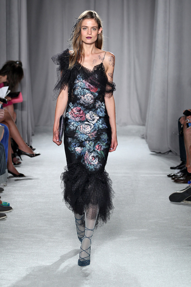 Платья с цветочными принтами