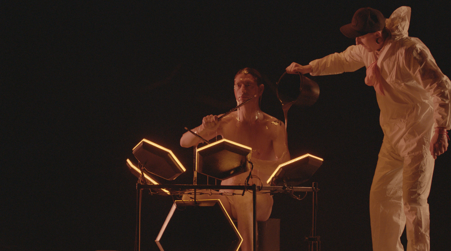 Как проходили съёмки клипа Адвокатов "Пчела"