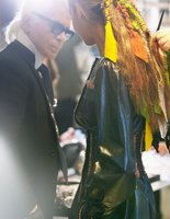 backstage показа Chanel
