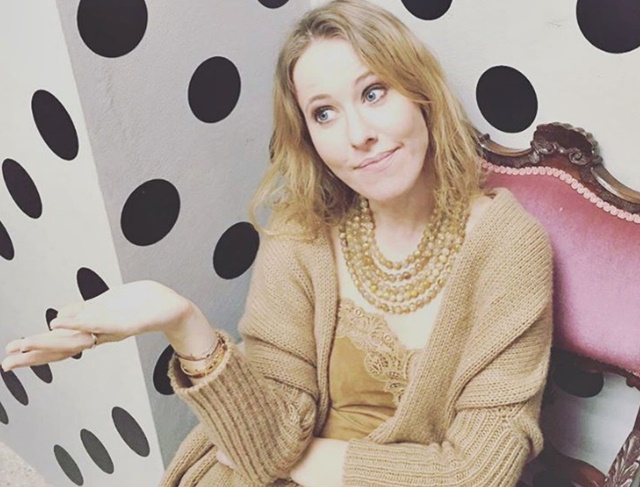 Вагітна Ксенія Собчак влаштувала розбірки з екіпажем літака "Москва - Санкт-Петербург" 