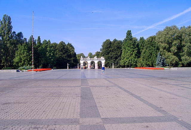 5 крупнейших городских площадей в мире: Площадь маршала Юзефа Пилсудского, Варшава, Польша