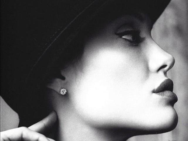 Анджелина Джоли