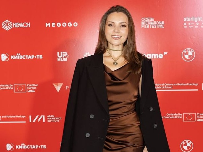 Антоніна Хижняк відвідала прем'єру фільму з батьками та братом