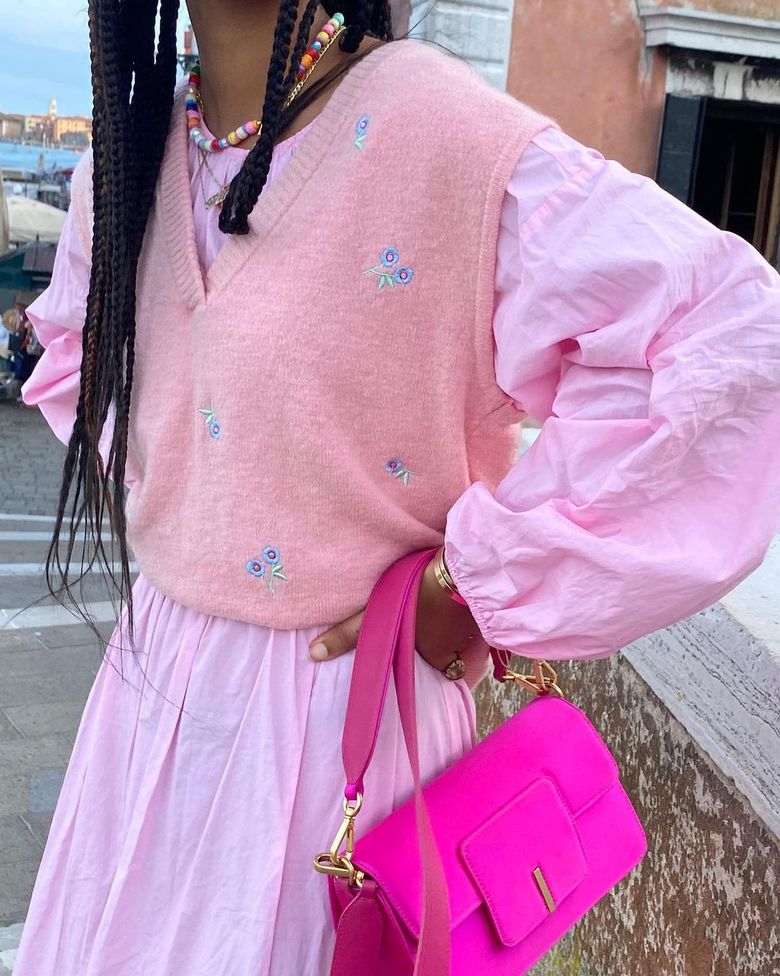 Вязаный жилет — модный тренд 2021