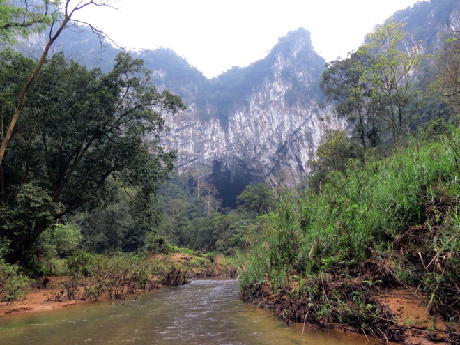 Самая крупная пещера в мире: тайный мир Шондонг