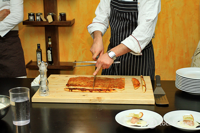 Шоу по приготовлению акробатической пиццы в ресторане La Forchetta, часть 2