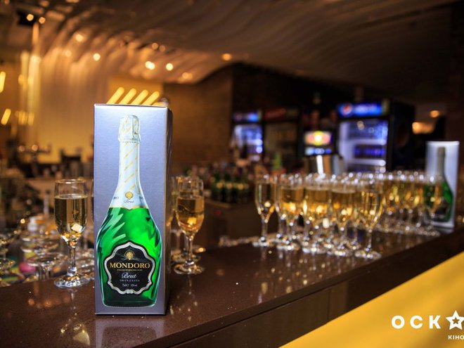 "Жизнь" Антон Корбейн премьера