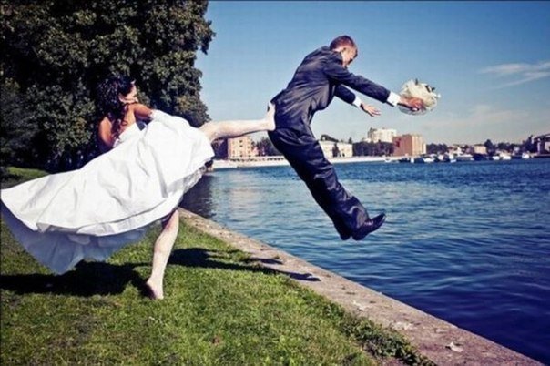 8 забавных идей для свадебного фото