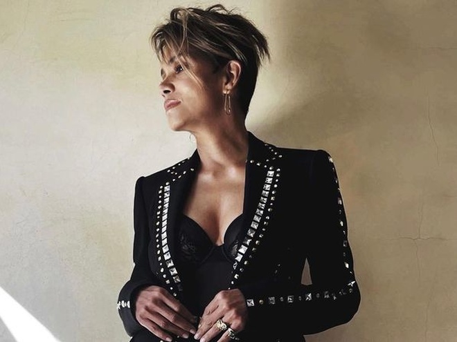 «Роблю те, що хочу»: Голлівудська зірка Геллі Беррі знялася голою на балконі