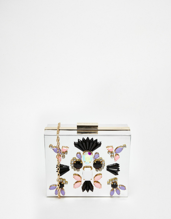 Street style идеи для новогоднего образа: шопинг