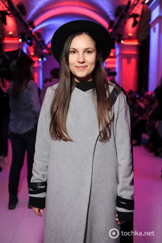 Анна Мостова