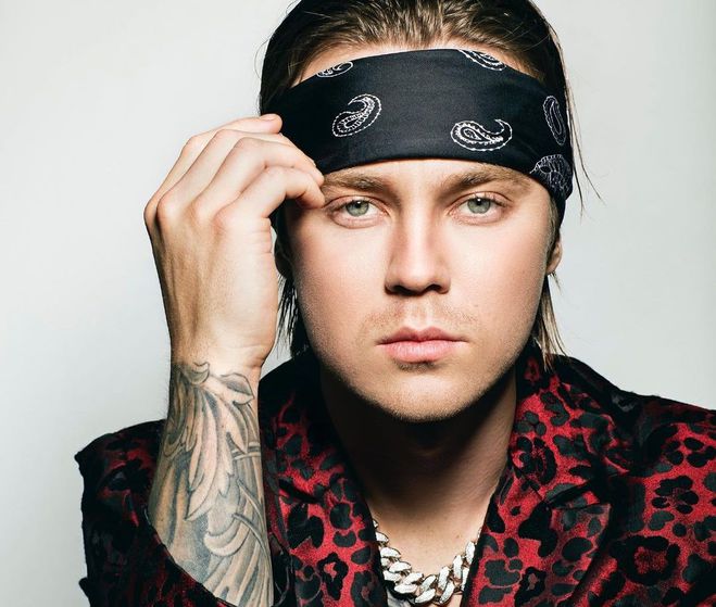 Артем Пивоваров