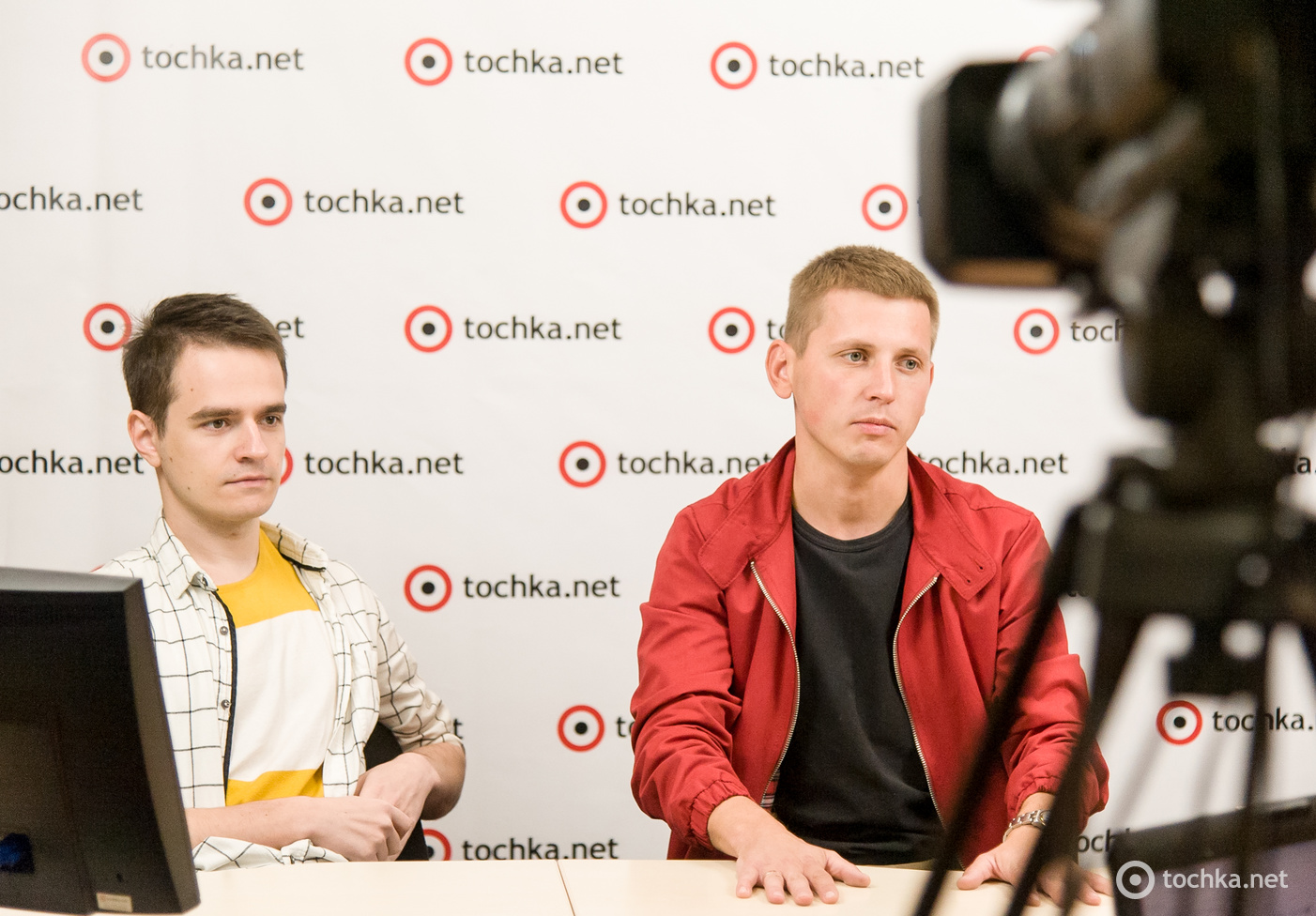 Brunettes Shoot Blondes