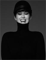 Кеті Перрі похвалилася сексуальними формами на сторінках Vogue Japan