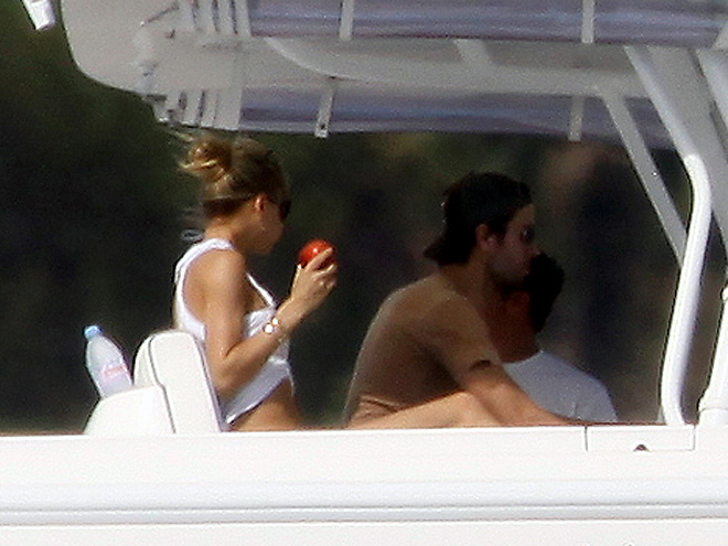 Анна Курнікова та Енріке Іглесіас