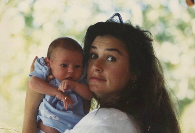 Деми Мур с первенцем