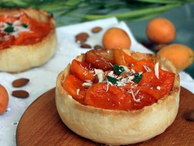 МИНИ- ПИРОГИ С АБРИКОСАМИ МИНИ- ПИРОГИ С АБРИКОСАМИ